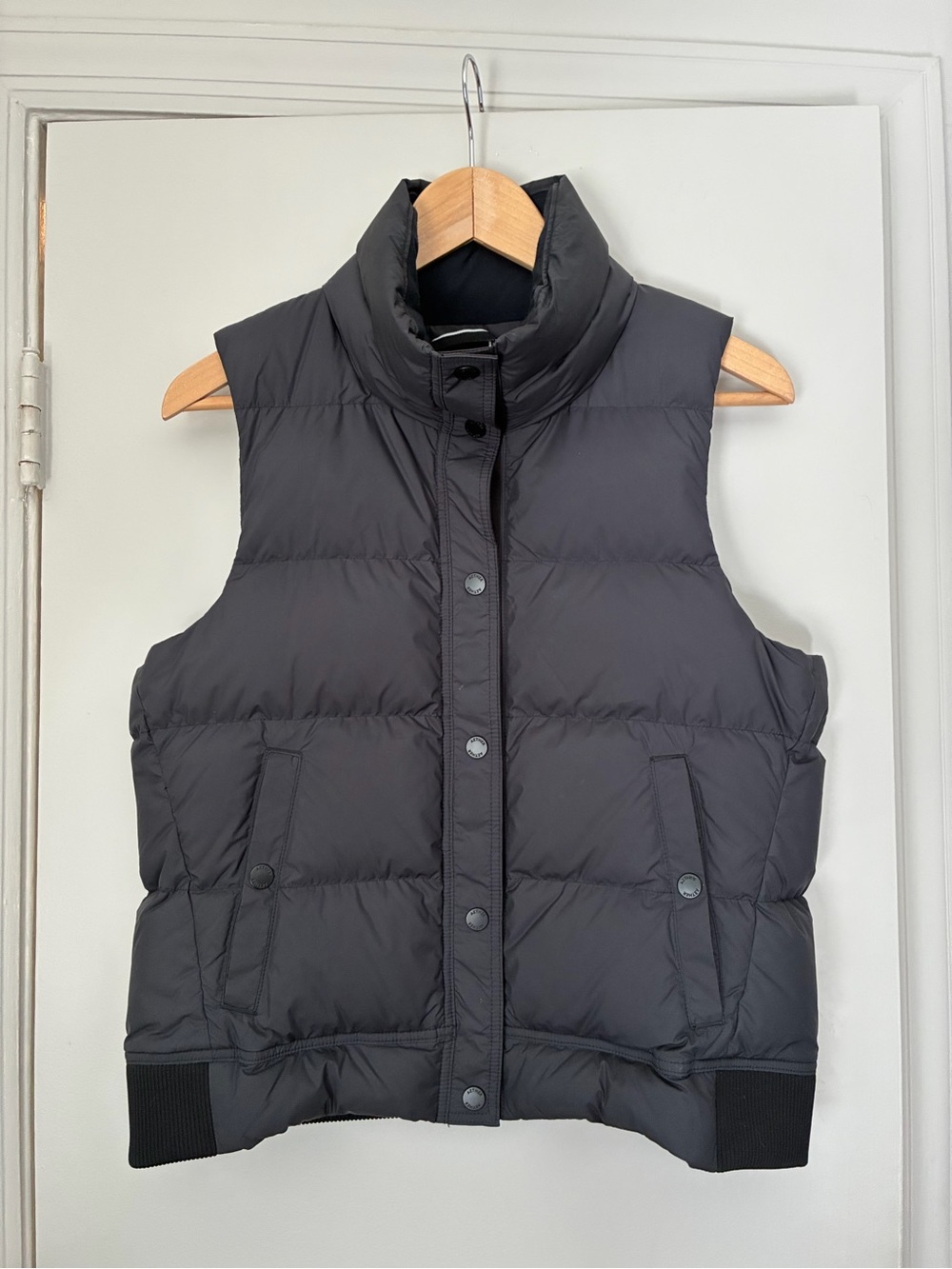 AETHER Women's Black Down Quilted Puffer Vest Pockets Size S